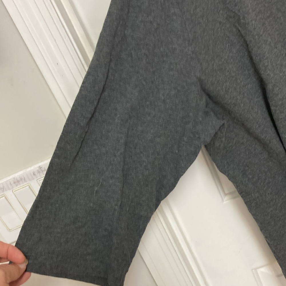 3/$20…bundle and save …
Reebok 3x 3/4 sleeve top - Picture 4 of 5